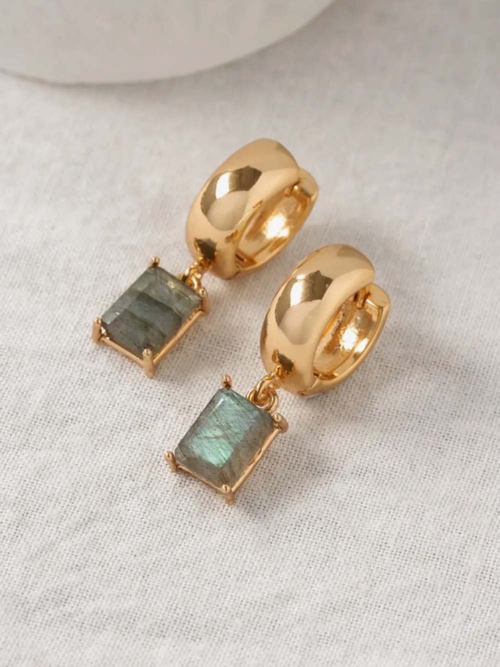 A400. Luna Norte The Classic Form Labradorite Huggie Hoops
